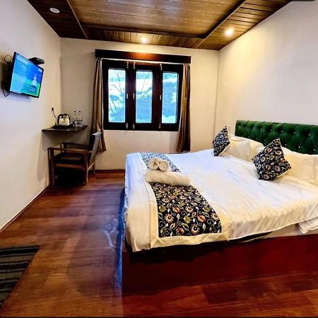 Hotel Poshwan Gulmarg Zewnętrze zdjęcie