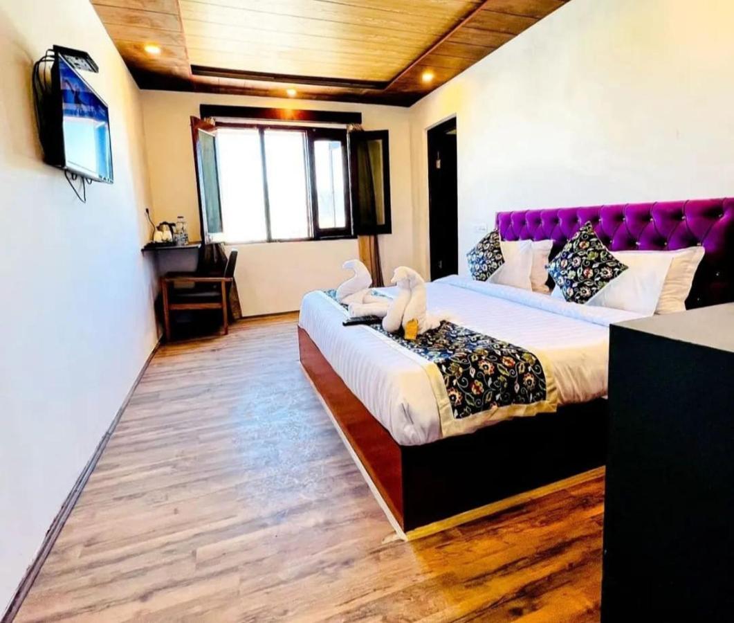 Hotel Poshwan Gulmarg Zewnętrze zdjęcie